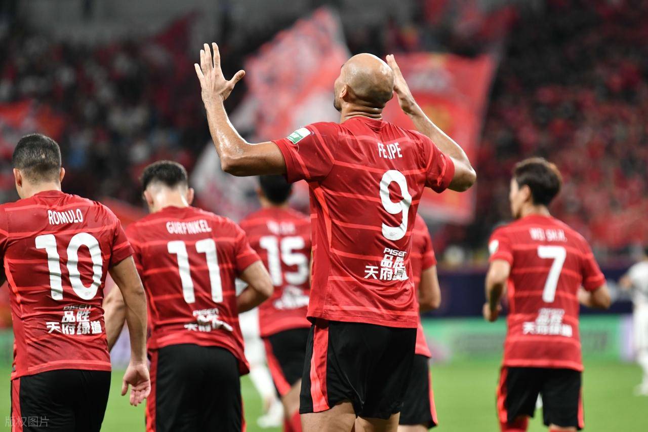 清晨中超焦点战，斯图加特造点机会，信心回归，年轻球员得到机会(焦点治疗十一个技巧)