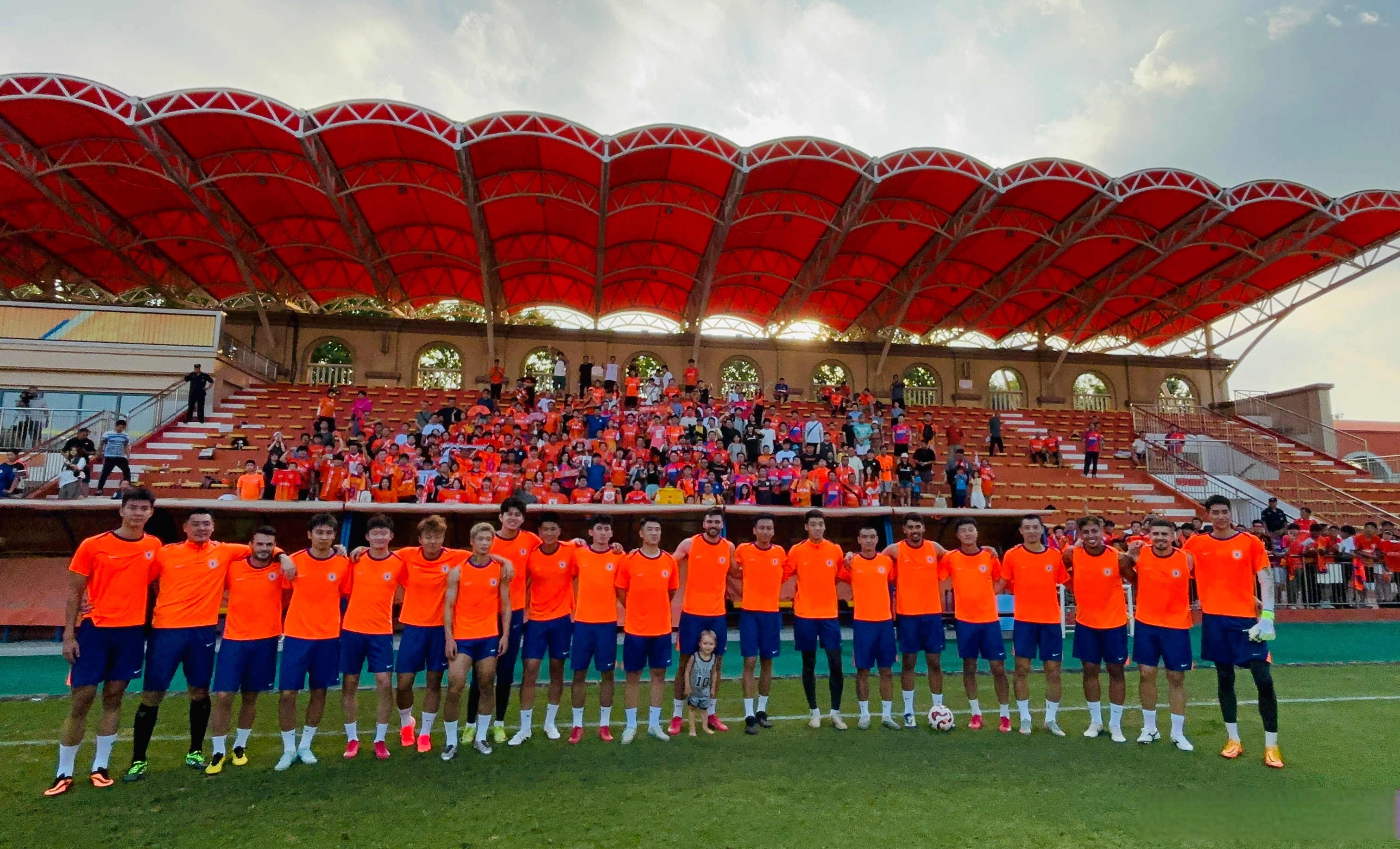 离谱！今夜山东泰山备战欧篮联亚特兰大临场应变备战亚冠，上海海港清晨篮板制胜的简单介绍