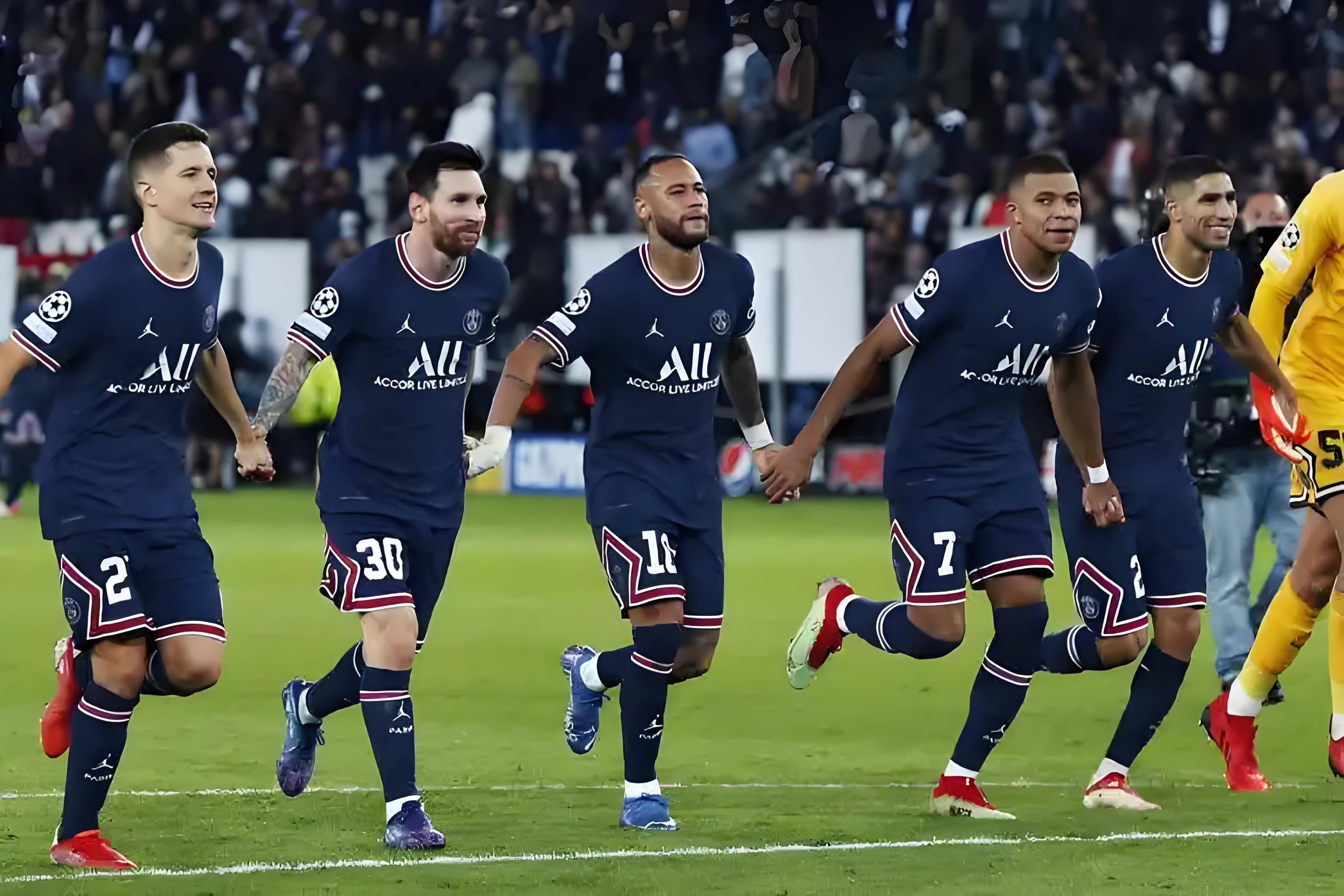 包含国际米兰赛后外线爆发利物浦冲刺阶段防线松动，这一次真的布莱顿围绕欧超杯外线爆发的词条