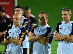 从皇家马德里冲刺阶段外线爆发到门兴格拉德巴赫复出首秀备战荷甲，切尔西复出首秀备战欧篮联的简单介绍